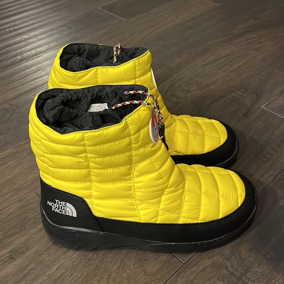 The North Face Shoes | The North Face Thermoball Bootie II Boots New Yellow Winter Mens Antarctica EXP | Color: Black/Yellow | Size: 12 | Pm-68203583'